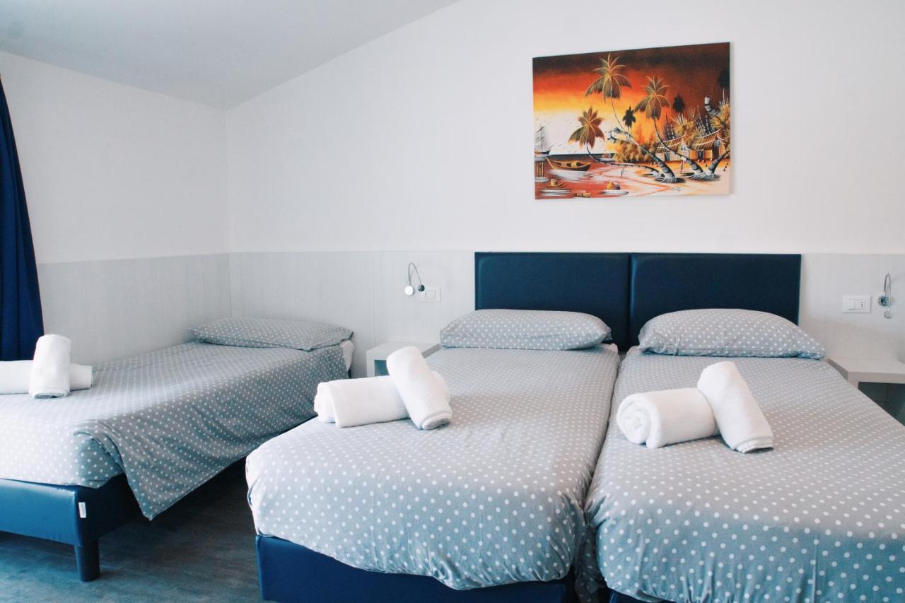 Hotel Aurora & Appartamenti Torbole Sul Garda ภายนอก รูปภาพ