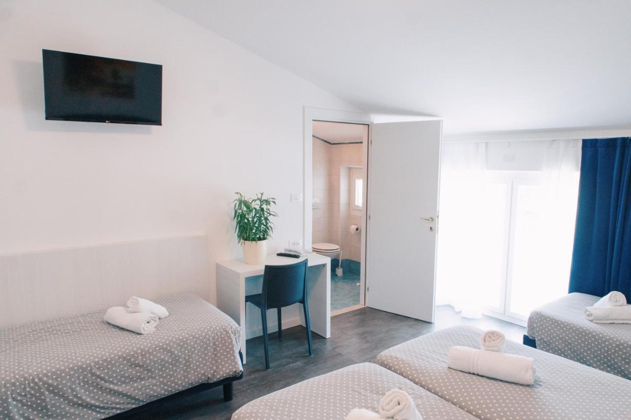 Hotel Aurora & Appartamenti Torbole Sul Garda ภายนอก รูปภาพ