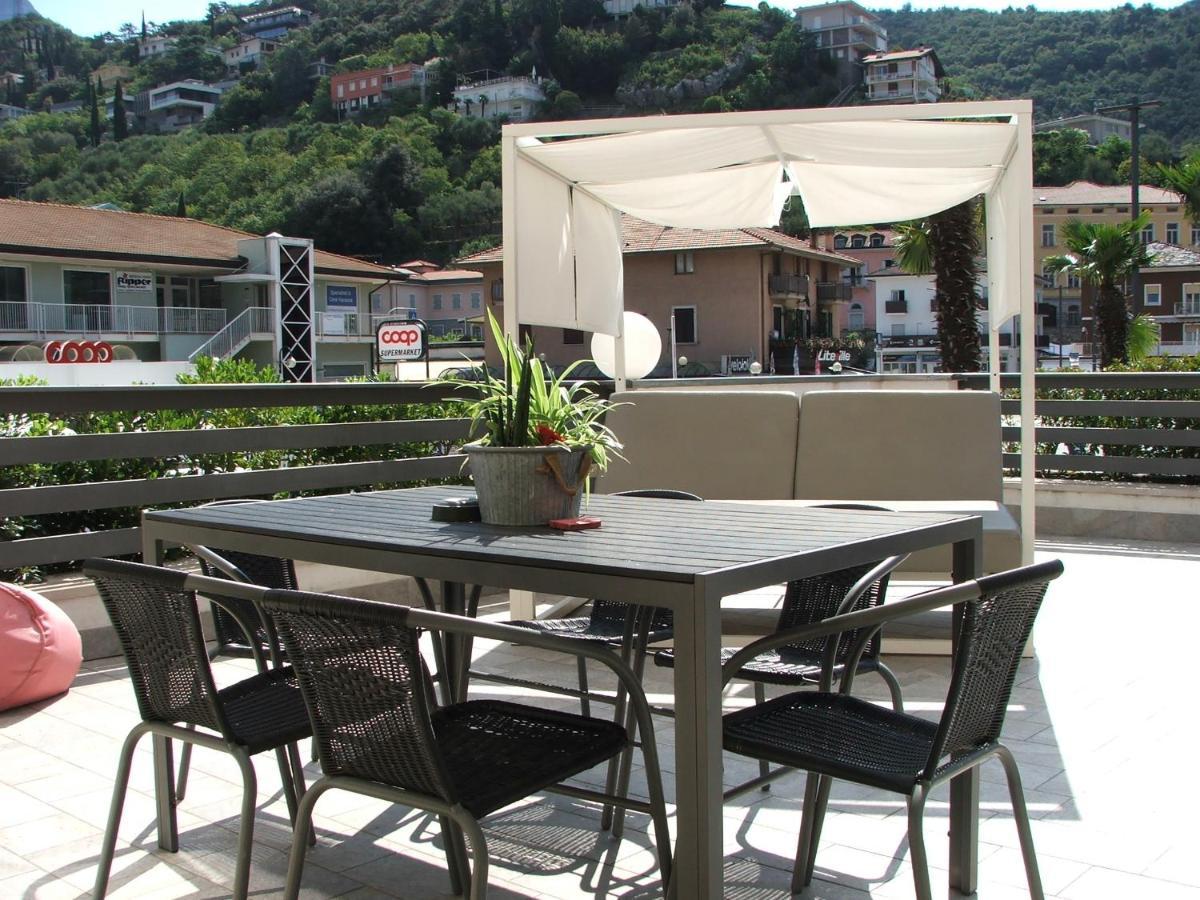 Hotel Aurora & Appartamenti Torbole Sul Garda ภายนอก รูปภาพ