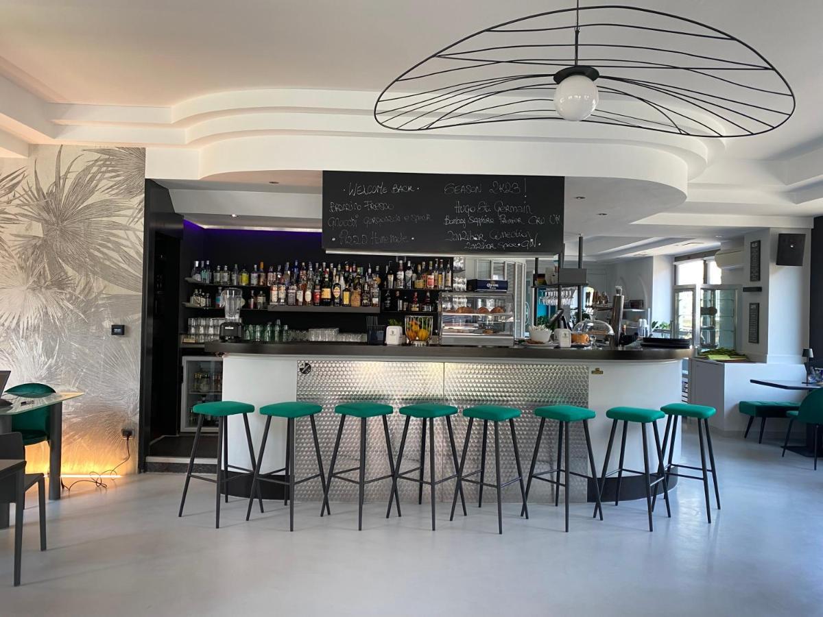 Hotel Aurora & Appartamenti Torbole Sul Garda ภายนอก รูปภาพ