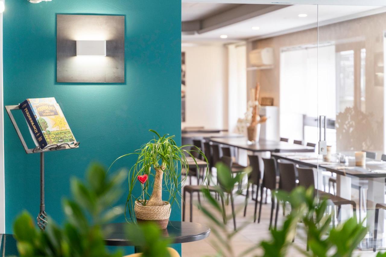 Hotel Aurora & Appartamenti Torbole Sul Garda ภายนอก รูปภาพ