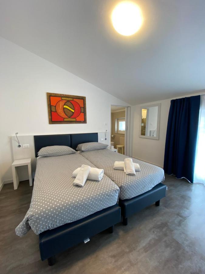 Hotel Aurora & Appartamenti Torbole Sul Garda ภายนอก รูปภาพ